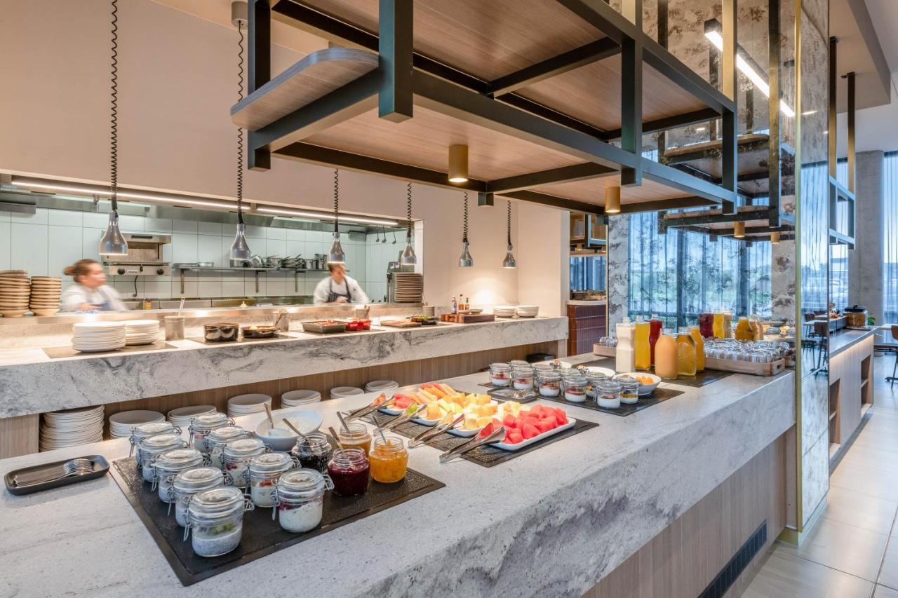 Mantra Melbourne Epping Hotell Exteriör bild